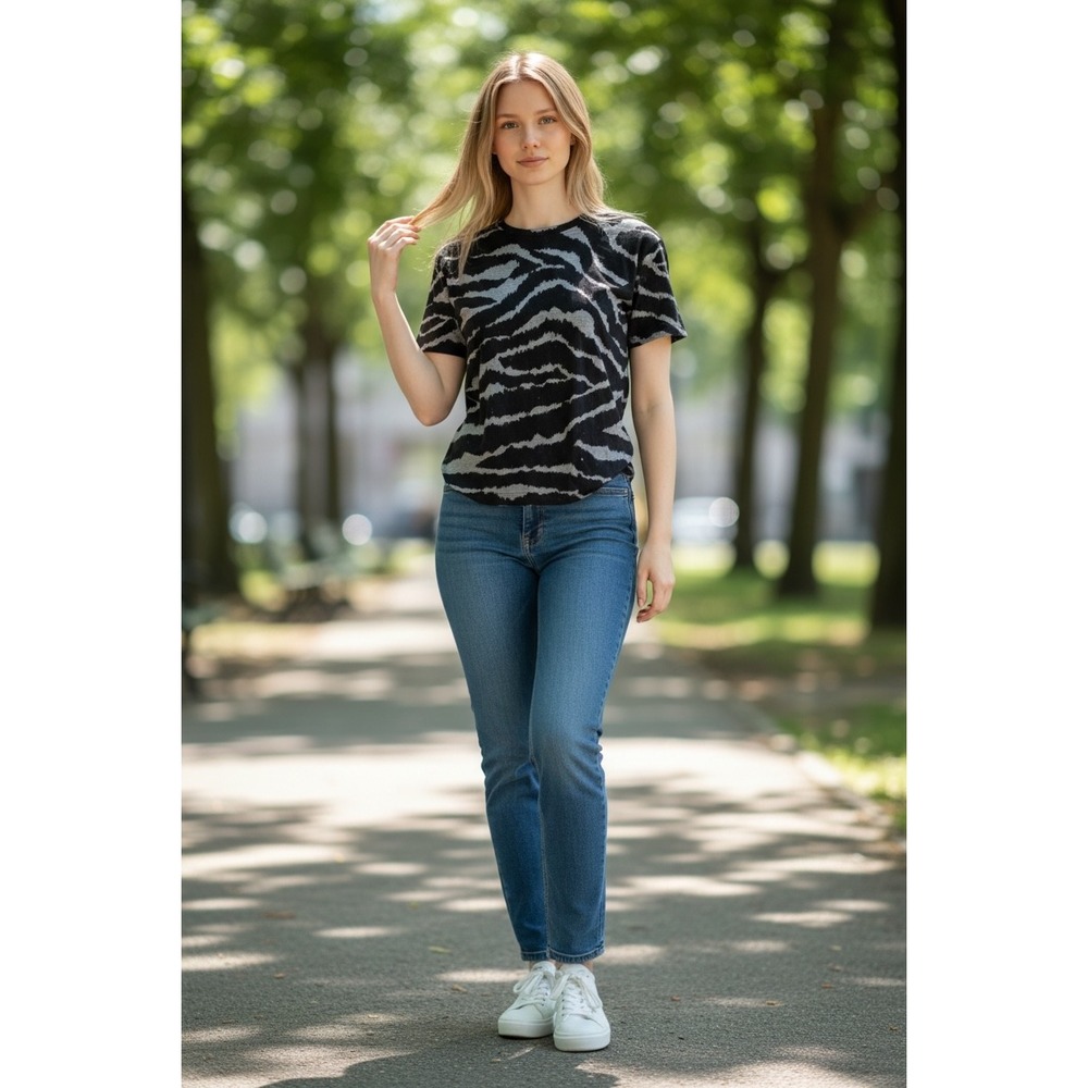 Authentic BURBERRY Brit Women's Black Gray Zebra Print T-Shirt Sz L Luxury